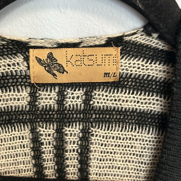 Katsumi shrug with sleeve holes M/L - Picture 2 of 7